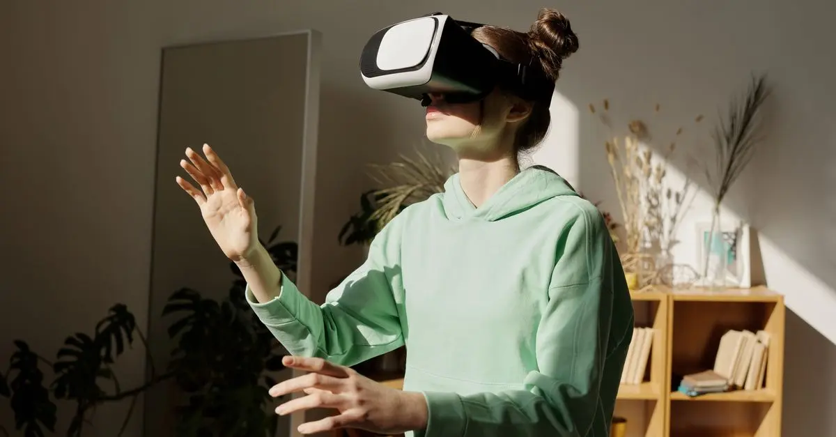 Come funziona la realtà virtuale e i suoi usi quotidiani